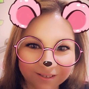 Meet your Posher, Roxanne